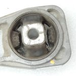 Oriģinālā komplektācija Toyota Yaris IV XP210 1.5 M15AFKS Transmisijas stiprinājuma apakšējais balsts 12363K0060