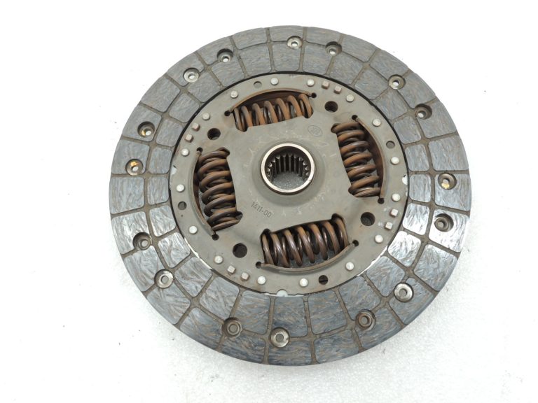 Oriģinālais Toyota Yaris IV XP210 1.5 M15AFKS sajūga disks 31250K0010
