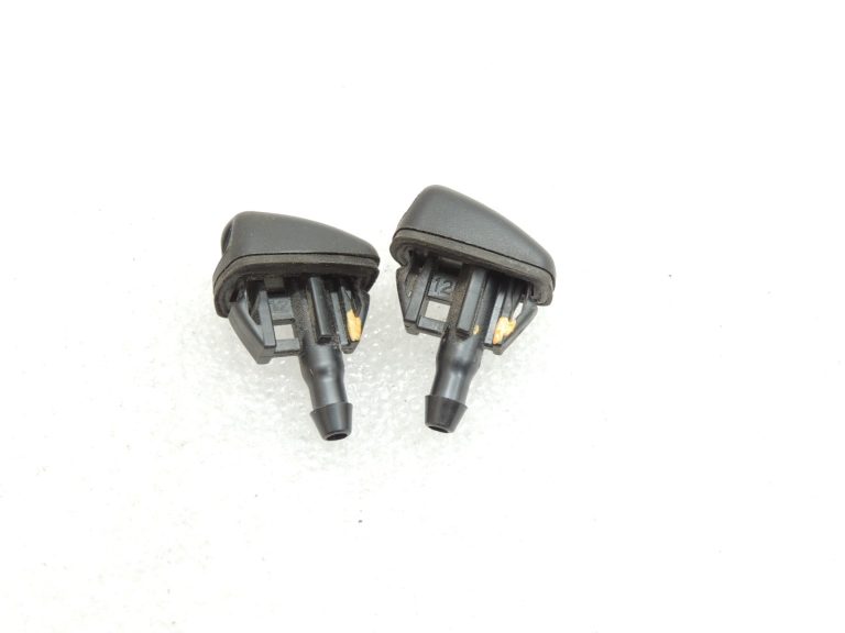 Oriģinālā aprīkojuma Toyota Yaris IV XP210 vējstikla mazgāšanas sprauslu komplekts 8538152430