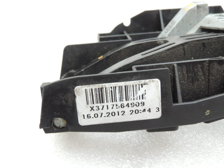 BMW F06 F06 F10 F11 F12 F12 F13 Ārējais roktura turētājs aizmugurējais kreisais