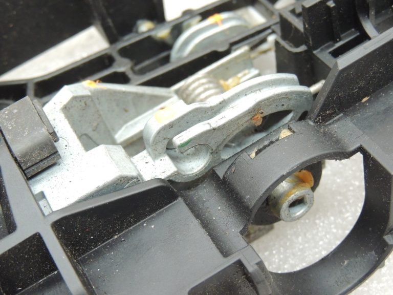 BMW F06 F06 F10 F11 F12 F12 F13 Ārējais roktura turētājs aizmugurējais kreisais