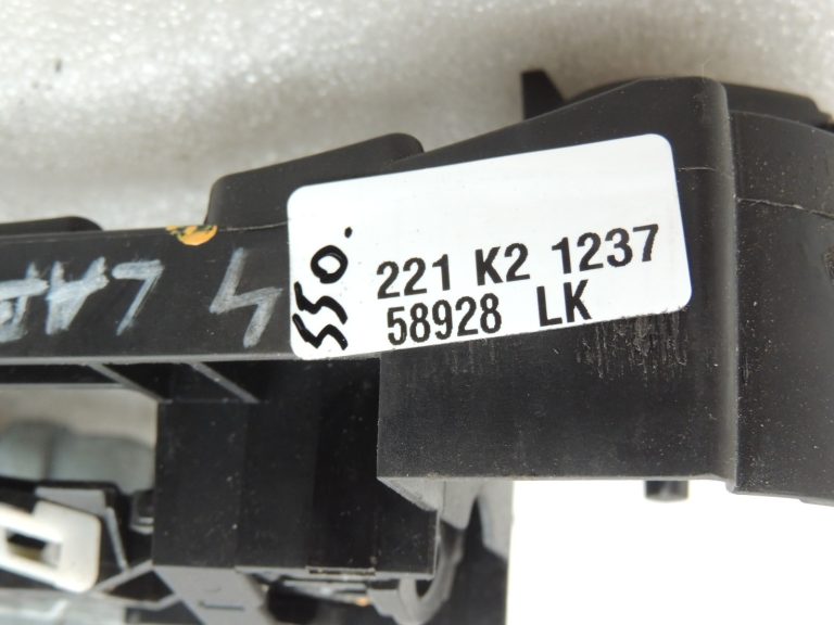 BMW F06 F06 F10 F11 F12 F12 F13 Ārējais roktura turētājs labajā pusē 51217175650