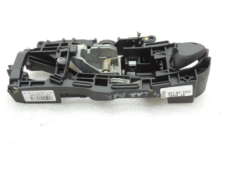 BMW F06 F06 F10 F11 F12 F12 F13 Ārējais roktura turētājs labajā pusē 51217175650