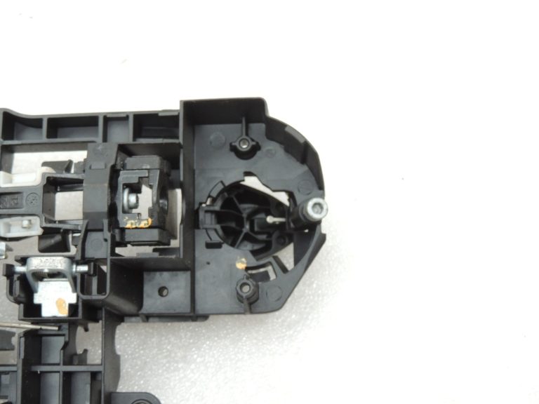 BMW F06 F06 F10 F11 F12 F12 F13 Ārējais roktura turētājs labajā pusē 51217175650