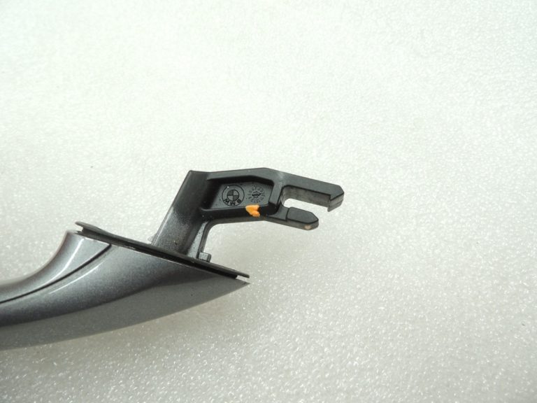 Oriģinālā BMW F06 F06 F10 F11 F11 F12 F12 F13 Ārējā rokturis labajā pusē SPACEGREY METALLIC (A52)