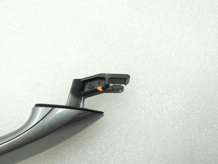 Oriģinālā BMW F06 F06 F10 F11 F11 F12 F12 F13 Ārējā rokturis labajā pusē SPACEGREY METALLIC (A52)