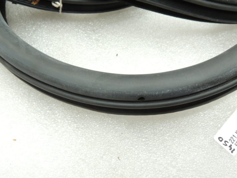 Oriģinālais BMW 5. sērijas F10 sedana durvju blīvējums gumijas aizmugurējo durvju blīvējums 51767182287