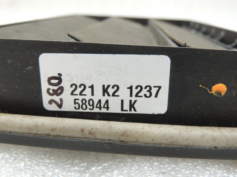 Oriģinālā BMW F06 F10 F11 F12 virsbūves ventilācijas režģis 6962293