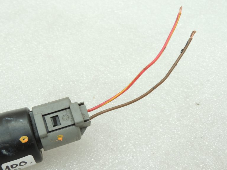 Oriģinālais BMW vējstikla mazgāšanas sūknis ar kontaktdakšu 67126934160 6934160