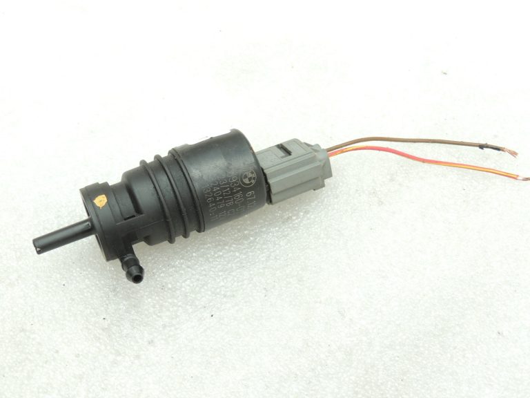 Oriģinālais BMW vējstikla mazgāšanas sūknis ar kontaktdakšu 67126934160 6934160
