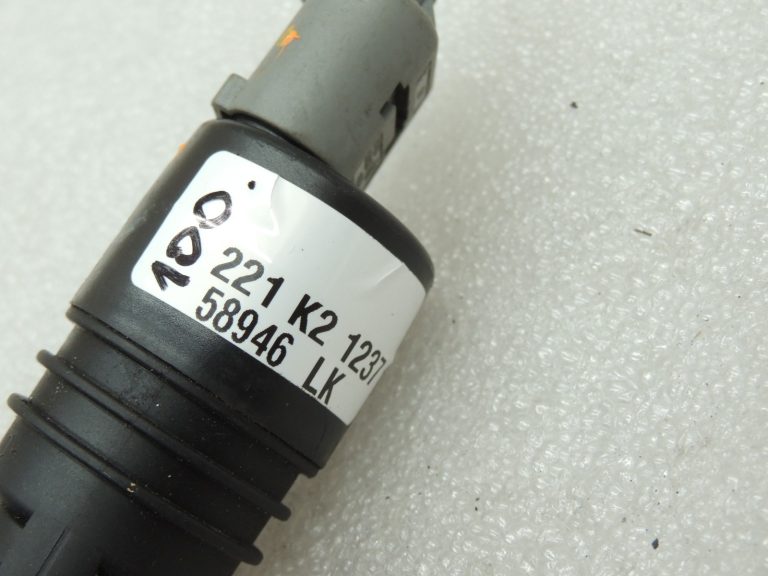 Oriģinālais BMW vējstikla mazgāšanas sūknis ar kontaktdakšu 67126934160 6934160