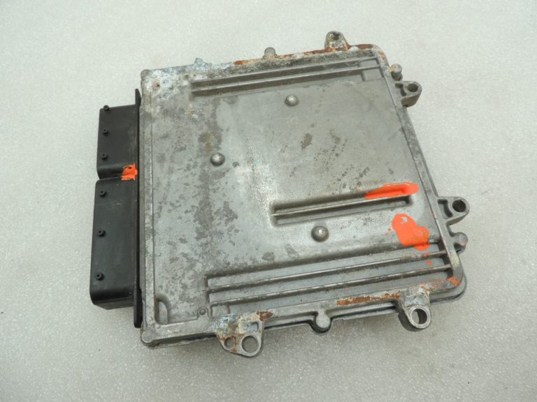 Mitsubishi Colt VI Z3 1,5Di-D M639 Motora vadības bloks Vadības bloks MN902329