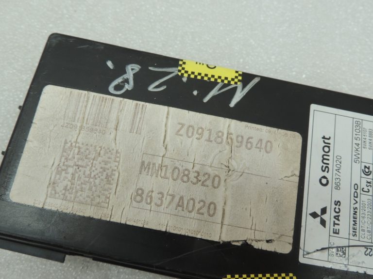 Mitsubishi Colt VI Z3 1,5Di-D M639 Motora vadības bloks Vadības bloks MN902329