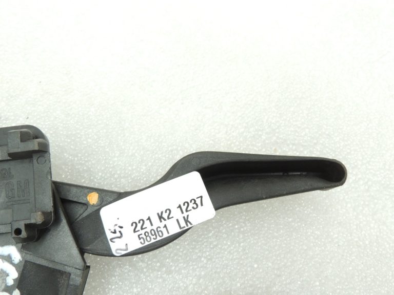Opel Zafira B motora pārsega atvēršanas svira ar vilkšanas trosi 13145168