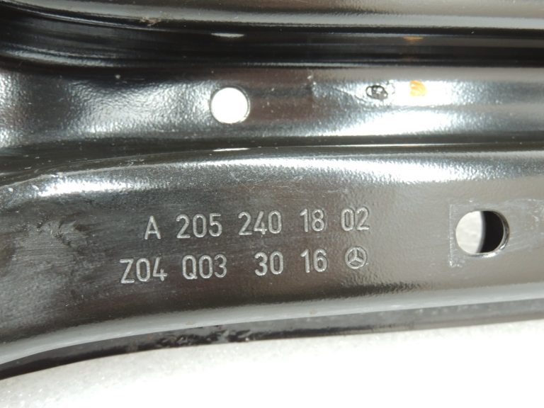 Oriģinālā Mercedes Benz W205 M651 aizmugurējais automātiskās transmisijas stiprinājums A2052401802