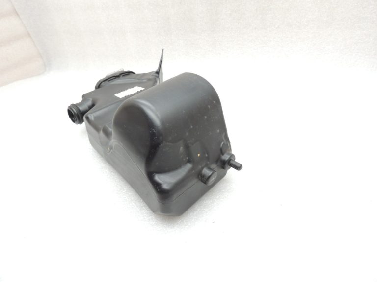 Oriģinālā Mercedes Benz W205 vējstikla mazgāšanas tvertne A2058690220