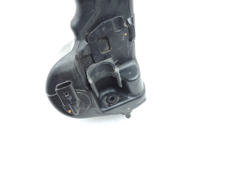Oriģinālā Mercedes Benz W205 vējstikla mazgāšanas tvertne A2058690220