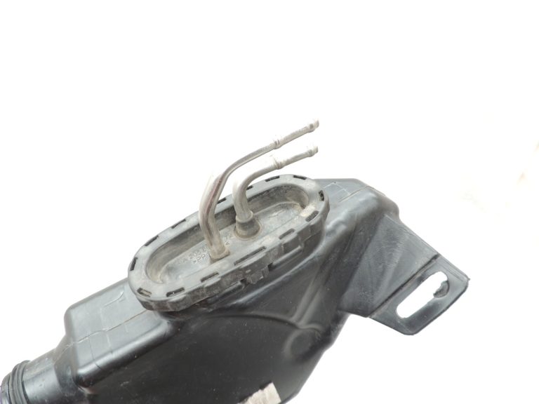 Oriģinālā Mercedes Benz W205 vējstikla mazgāšanas tvertne A2058690220