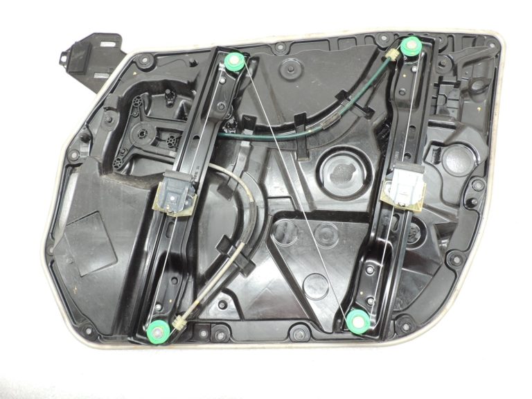 Mercedes-Benz C-klase W205 Logu regulatora mehānisms priekšējais kreisais A2057204923