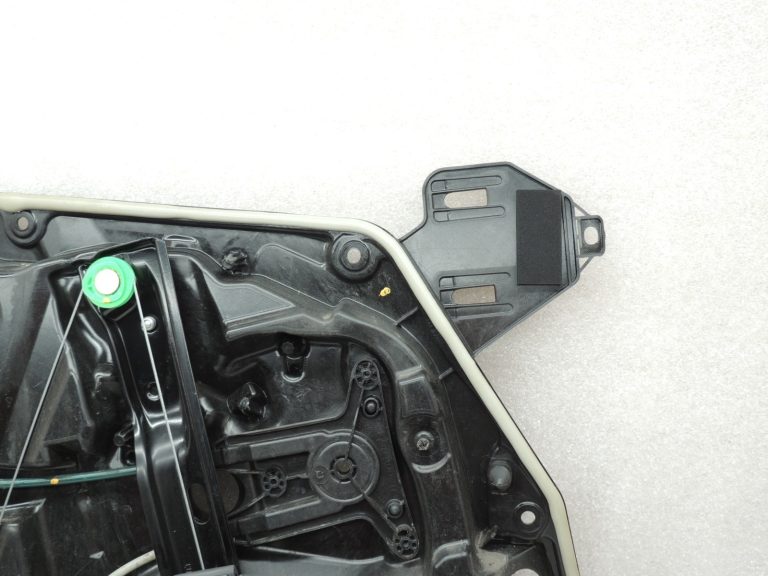 Mercedes-Benz C-Class W205 Logu regulatora mehānisms priekšējais labais A2057205023