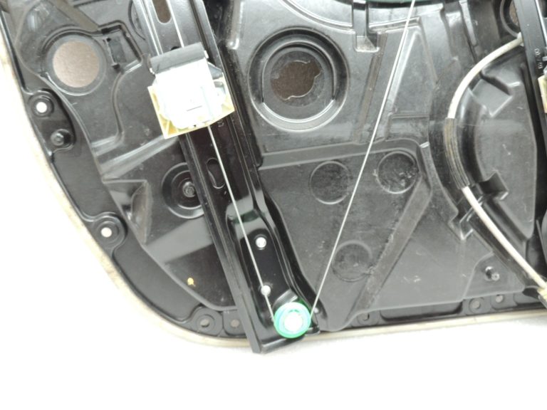 Mercedes-Benz C-Class W205 Logu regulatora mehānisms priekšējais labais A2057205023
