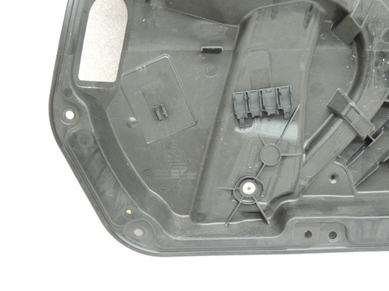 Mercedes-Benz C-Class W205 Logu regulatora mehānisms priekšējais labais A2057205023