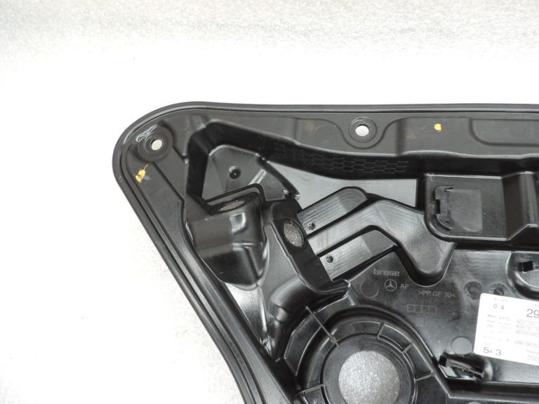 Mercedes-Benz C-klase W205 Logu regulatora mehānisms aizmugurējais kreisais A2057307904
