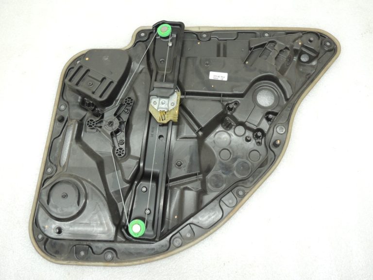 Mercedes-Benz C-klase W205 Logu regulatora mehānisms aizmugurējais kreisais A2057307904