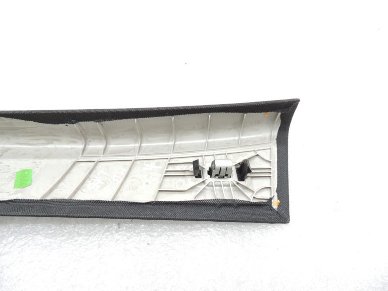 Mercedes-Benz C-Class W205 A-svārstgala apdare labā melna A20569002269F93