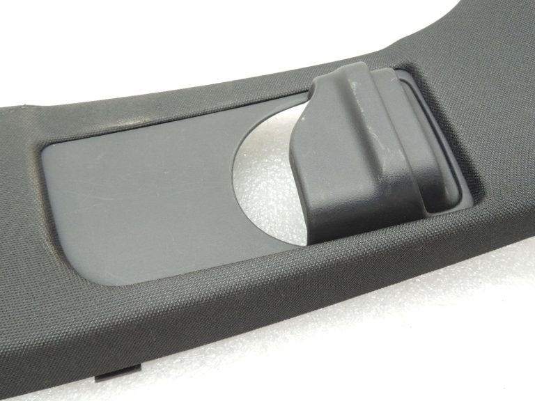 Mercedes-Benz C-klases W205 B-svārstieņa apdare labā melna A20569080039F93