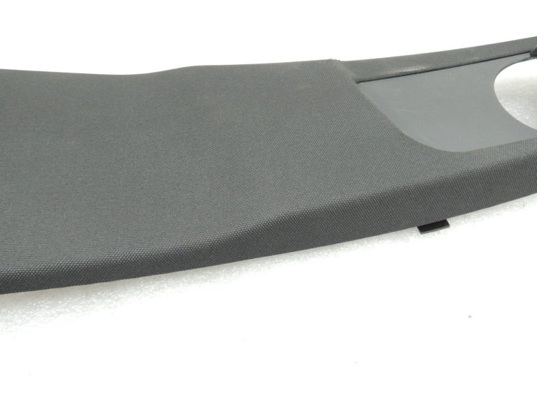 Mercedes-Benz C-klases W205 B-svārstieņa apdare labā melna A20569080039F93