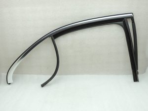 Mercedes W205 sedans hromēta durvju loga aizmugures labās puses blīvējums A205735540