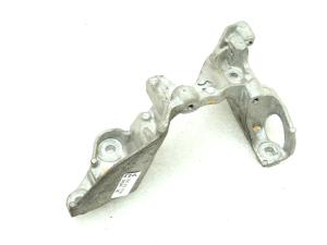 Opel Vivaro B Renault Trafic III R9M EGR kronšteins 95518022