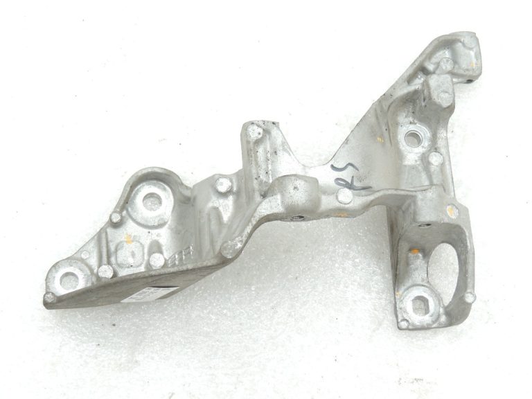 Opel Vivaro B Renault Trafic III R9M EGR kronšteins 95518022