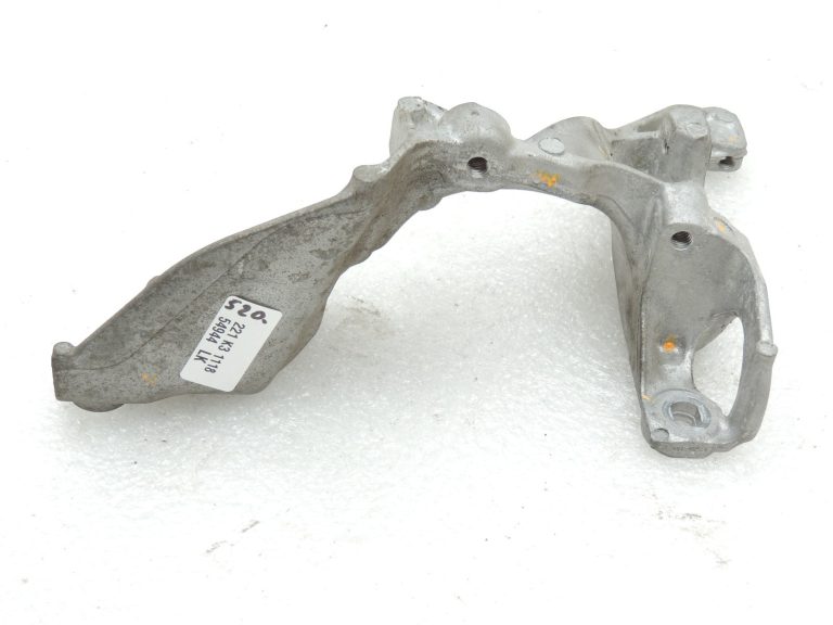 Opel Vivaro B Renault Trafic III R9M EGR kronšteins 95518022