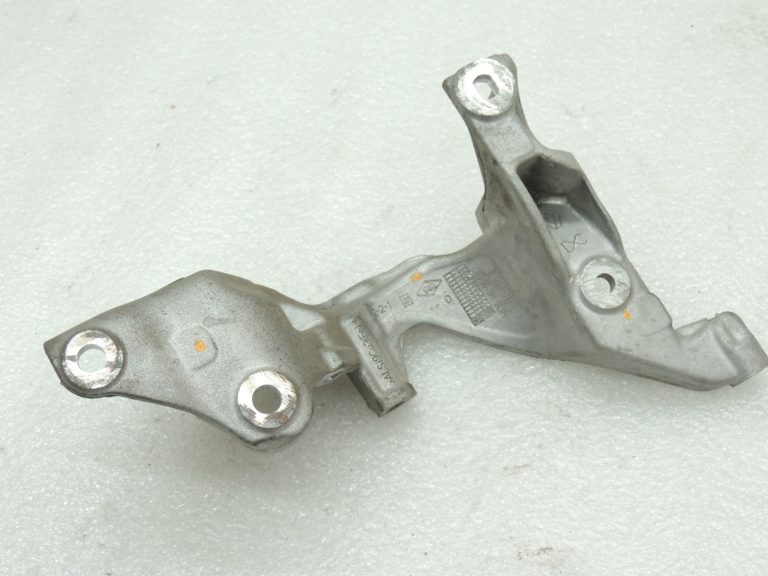 Opel Vivaro B Renault Trafic III R9M EGR kronšteins 95518022