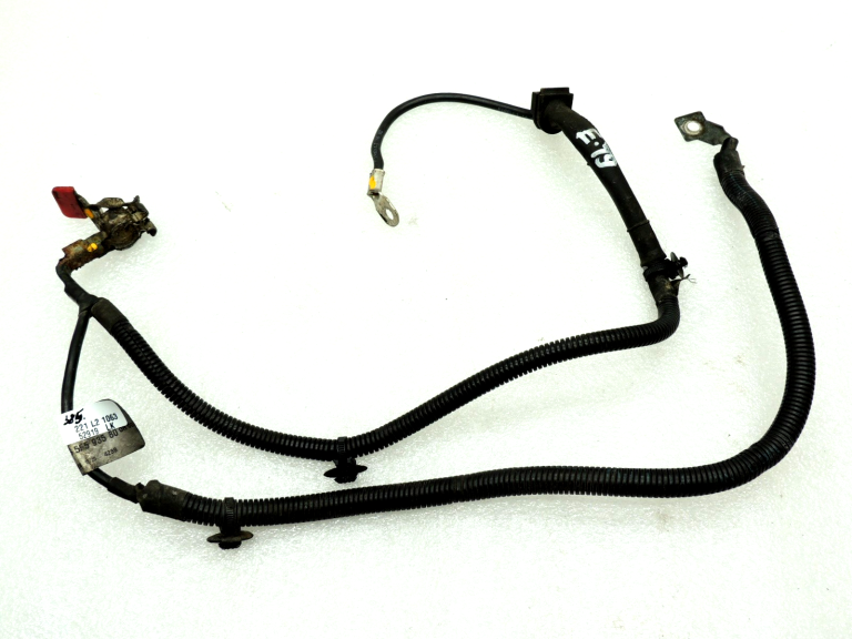Citroen C2 1.1 HFX benzīna akumulatora pozitīvā termināla vadu instalācija 9655593580