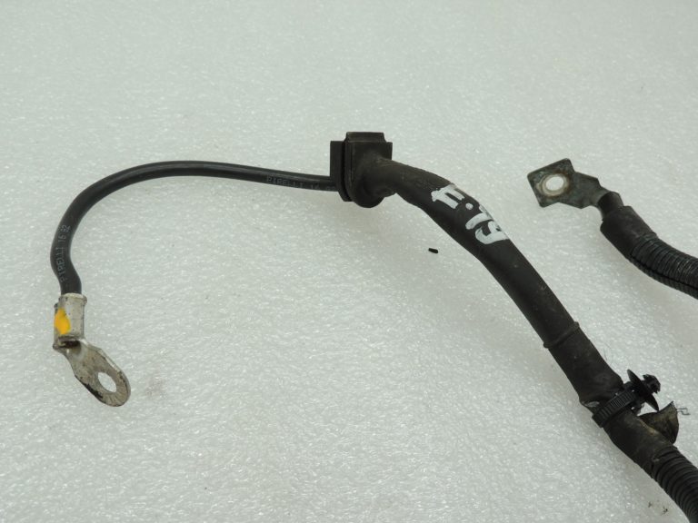 Citroen C2 1.1 HFX benzīna akumulatora pozitīvā termināla vadu instalācija 9655593580
