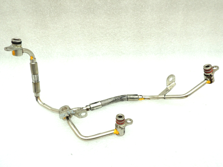 Mercedes W205 C63 AMG turbokompresora eļļas caurule A1770901177 A1770908402