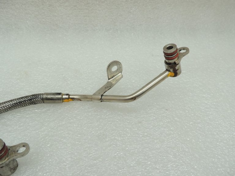 Mercedes W205 C63 AMG turbokompresora eļļas caurule A1770901177 A1770908402