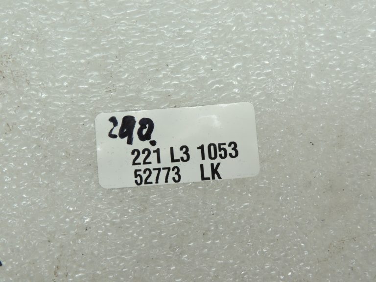 Mercedes W205 C63 AMG turbokompresora eļļas caurule A1770901177 A1770908402