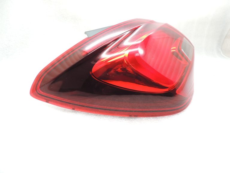 Opel Corsa E 5 durvju hečbeks aizmugurējais kreisais aizmugurējais lukturis Aizmugurējais lukturis 39012621