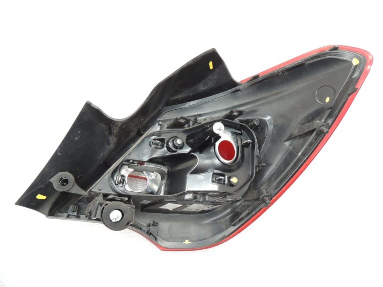 Opel Corsa E 5 durvju hečbeks aizmugurējais kreisais aizmugurējais lukturis Aizmugurējais lukturis 39012621