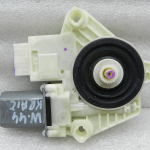 VW Golf oriģināls aizmugurējā kreisā loga motors 5Q4959811F