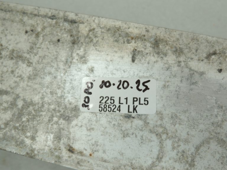 Oriģinālā BMW F07 F10 F11 F01 F02 N47 N57 Dīzeļdzinēja starpdzesētājs 17517805629