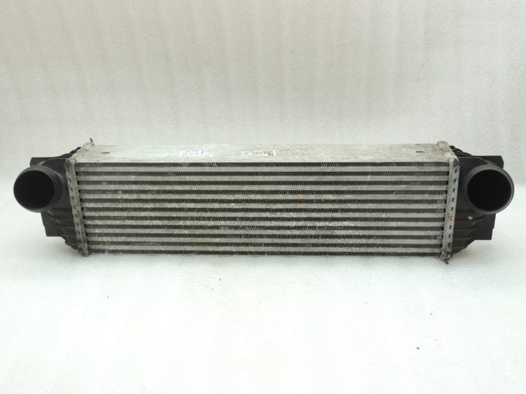 Oriģinālā BMW F07 F10 F11 F01 F02 N47 N57 Dīzeļdzinēja starpdzesētājs 17517805629