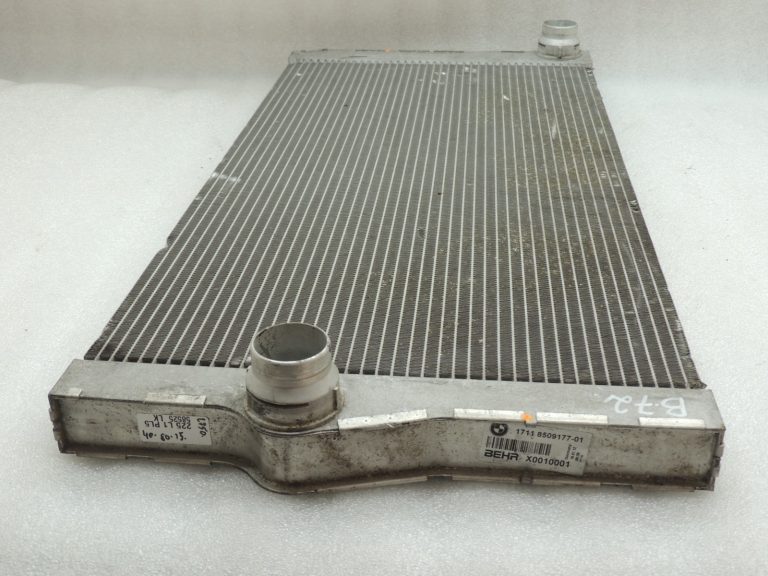 Oriģinālais BMW 5. sērijas F10 F11 N47 N57 motora dzesēšanas radiators 17118509177