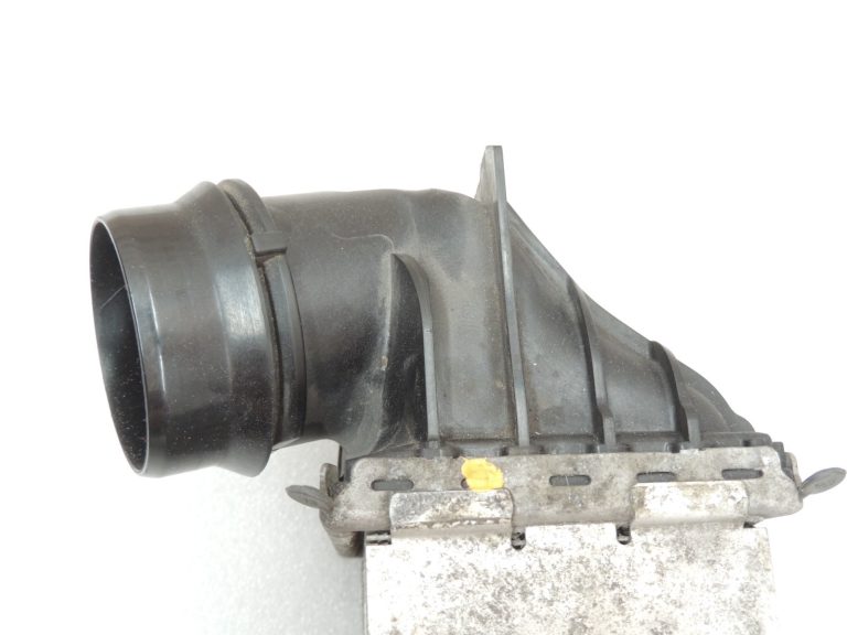 Oriģinālā BMW F07 F10 F11 F01 F02 N47 N57 Dīzeļdzinēja starpdzesētājs 17517805629