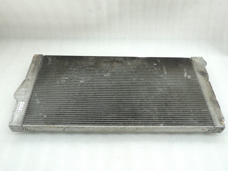 Oriģinālā BMW F06 F07 F10 F10 F11 F12 F01 F02 N47 N57 Radiators Dzinēja dzesēšanas radiators 8509176