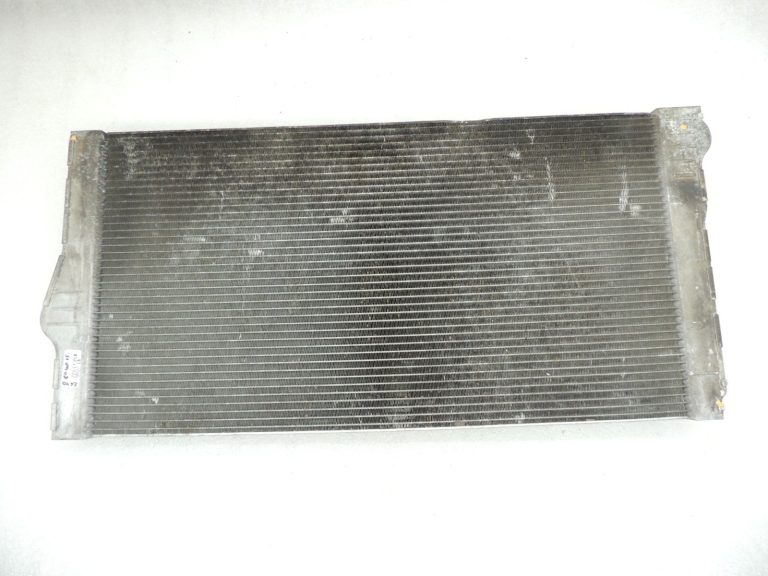 Oriģinālā BMW F06 F07 F10 F10 F11 F12 F01 F02 N47 N57 Radiators Dzinēja dzesēšanas radiators 8509176